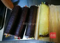 Illustration of how to make delicious ham sushi 6