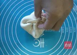 Illustration of making sauce-flavored pancake 11