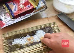 Illustration of how to make ham sushi 7