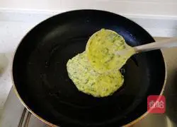 Illustration of how to make chive egg pancake 8