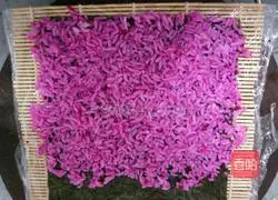 Red Dragon Fruit Banana Sushi Recipe Illustration 9