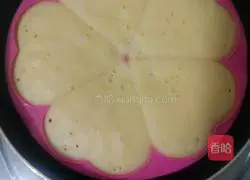 Illustration of how to make pan red date yogurt waffles 12