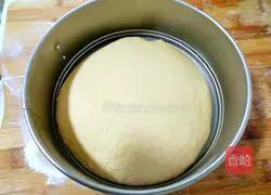 Illustration of how to make black sesame and sweet potato dough cakes 14