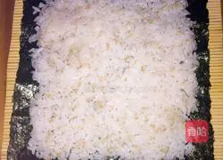 Illustration of how to make ham sausage sushi 2