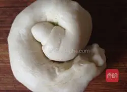 Illustration of how to make green onion cake 7