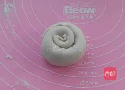 Illustration of how to make scallion pancakes 13