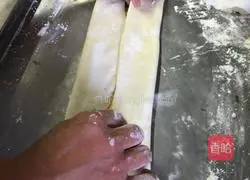 Illustration of how to make hand cakes 4