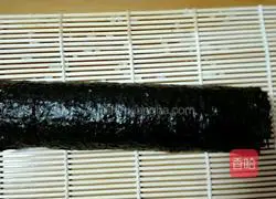 Illustration of how to make homemade sushi 8