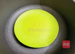 Illustration of how to make Christmas tree muffin cake 10