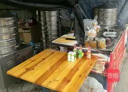 The fragrant sauce pancake on the left~ Illustration of how to do it 3