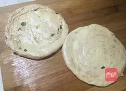 Spicy Illustration of how to make scallion pancakes 12