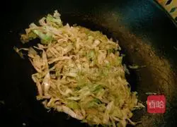 Cabbage Illustration of how to make fried egg pancakes 4