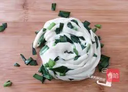 Illustration of how to make chives cake 10