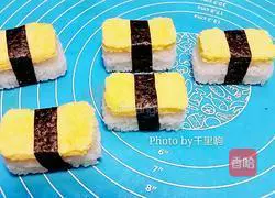 Illustration of how to make egg sushi 7