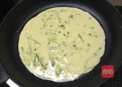 Cucumber and Scallion Egg Pancake Recipe Illustration 7