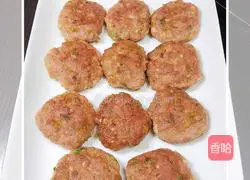 Illustration of how to make pan-fried lotus root and celery meatloaf 9