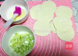 How to make scallion pancakes 1