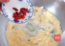 Illustration of how to make meatloaf and egg soup with rice 7