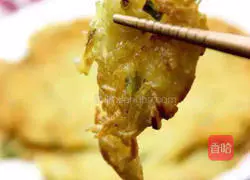 Illustration of how to make potato pancakes 3