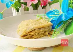 Illustration of how to make apple and egg pancakes 13