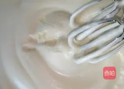 Illustration of how to make eight-inch sponge cake (whipped with whole eggs) 4