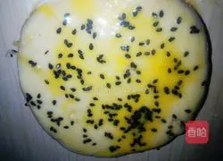 Illustration of how to bake with electric baking pan 9