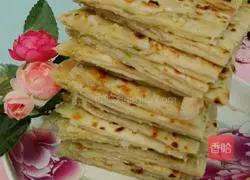 Illustration of how to make scallion pancake (family version) 10