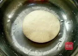 Illustration of how to make dough pancakes 4