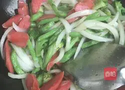 Illustration of home-style fried shredded pancakes 2