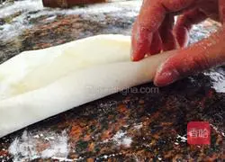 Illustration of how to make pancakes 9