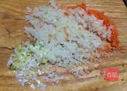 Illustration of how to make beef crispy cake 3