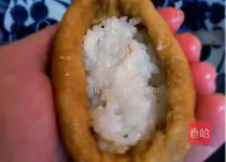 Illustration of how to make fried tofu skin sushi 8