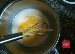 Illustration of how to make bamboo charcoal cake rolls 2