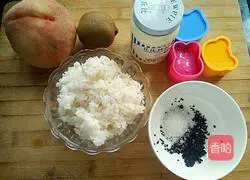 Illustration of how to make fruit sushi rice balls 1