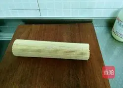 Illustration of how to make sushi rolls 9