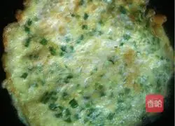 Illustration of how to make green onion egg pancake 3