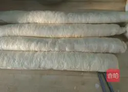 Illustration of how to make multi-layered meatloaf 8