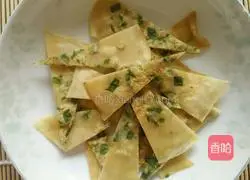 Illustration of how to make onion pancakes 11