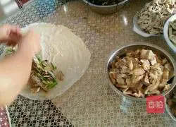 Illustration of making dumpling tube 3