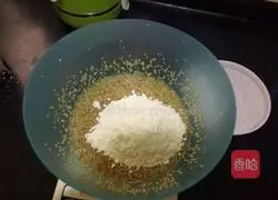 Illustration of making sesame crisp cake 3