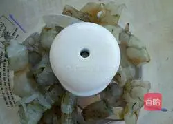 Illustration of how to make shrimp and vegetable cakes for baby food supplement 3