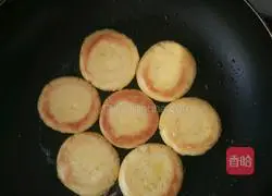 Illustration of how to make fried corn tortillas 3