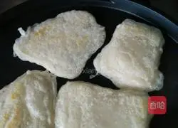 Illustration of how to bake cakes with electric pan 6