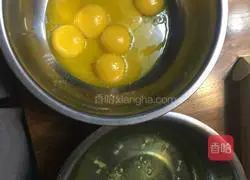 Illustration of how to make colorful cake rolls 2