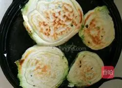 Illustration of how to make chive egg pancake 6