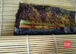 Illustration of how to make black rice sushi 9