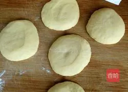 Illustration of how to make dough cakes 2