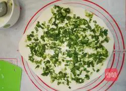 Illustration of how to make homemade scallion pancakes with bread machine 4