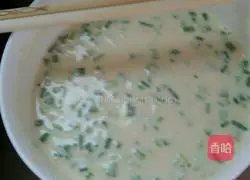 Illustration of how to make scallion pancake 2