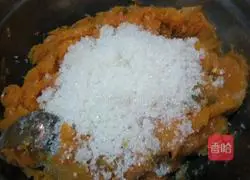 Illustration of how to make Zhixiang pumpkin cake 2